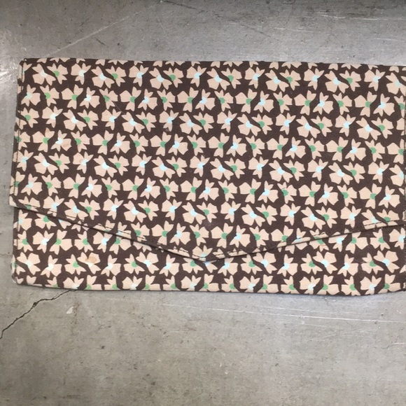 Gap Clutch - Picture 1 of 2